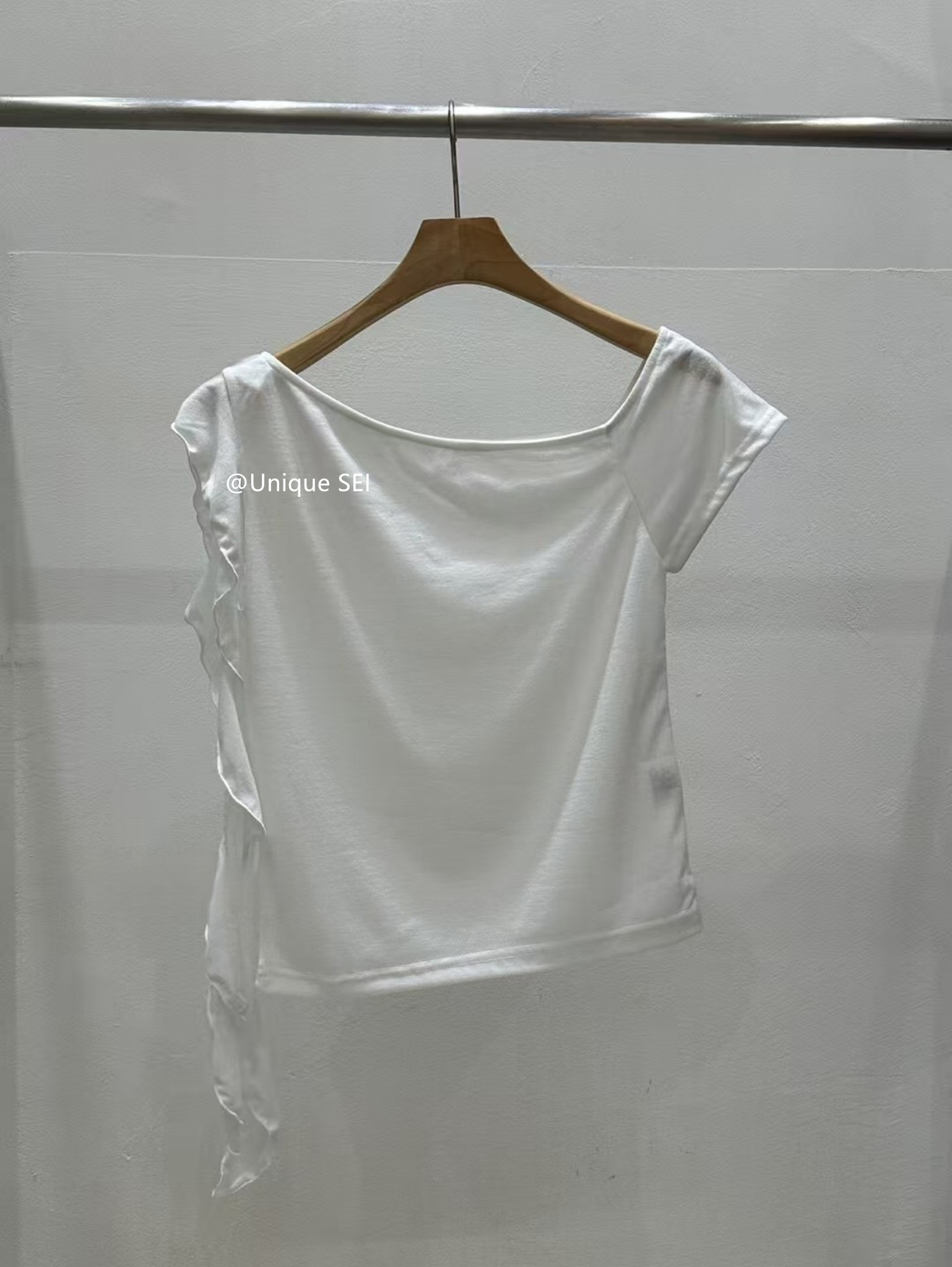 Summer Off-Shoulder Flowing Ribbon T-Shirt for Women - Soft Comfortable Irregular Design, Slimming Short Sleeve, 90s Inspired