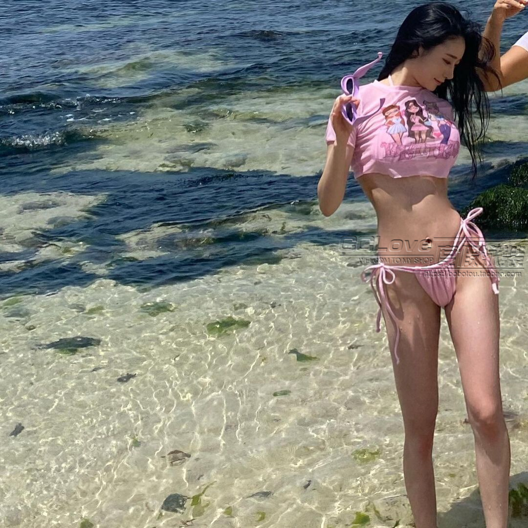Triangle Bikini Three-Piece Set in White Print with Round Neck and Short Sleeves - Sexy Swimwear for Summer 2023