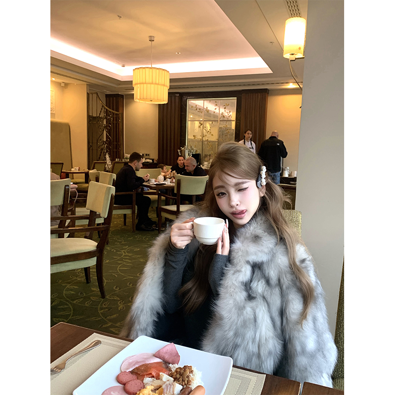 Vintage High-End Silver Fox Fur Coat for Women - Short Plush Princess Style Outerwear