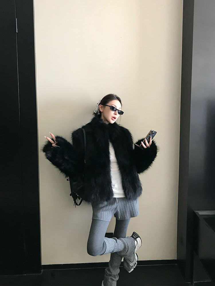 Vintage Imported Raccoon Fur Short Coat for Women - Elegant High-Quality Winter Outerwear