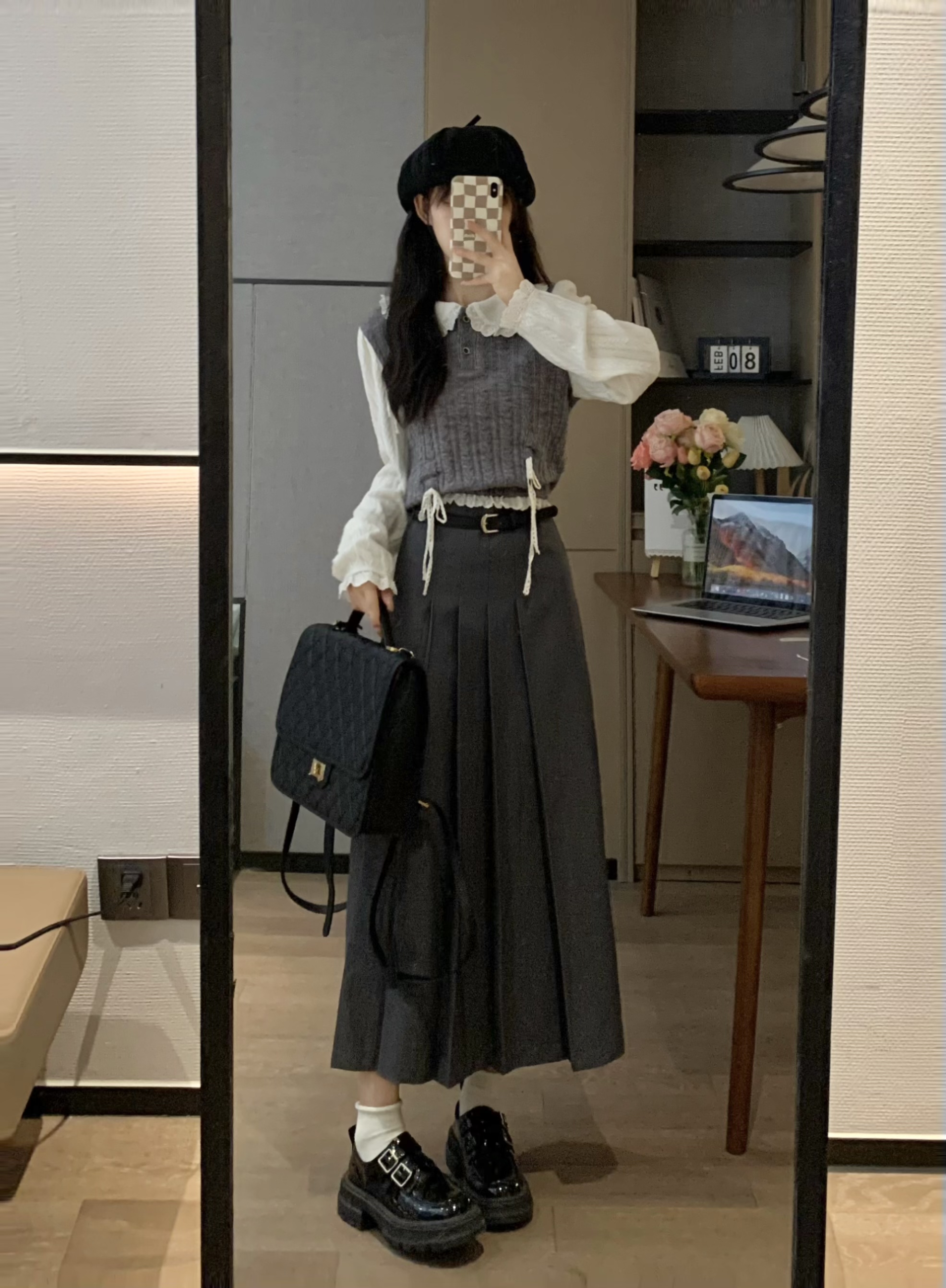 Vintage Style High-Waisted Long Skirt in Gray - Slim Fit Paper Doll Design for Spring Fashion