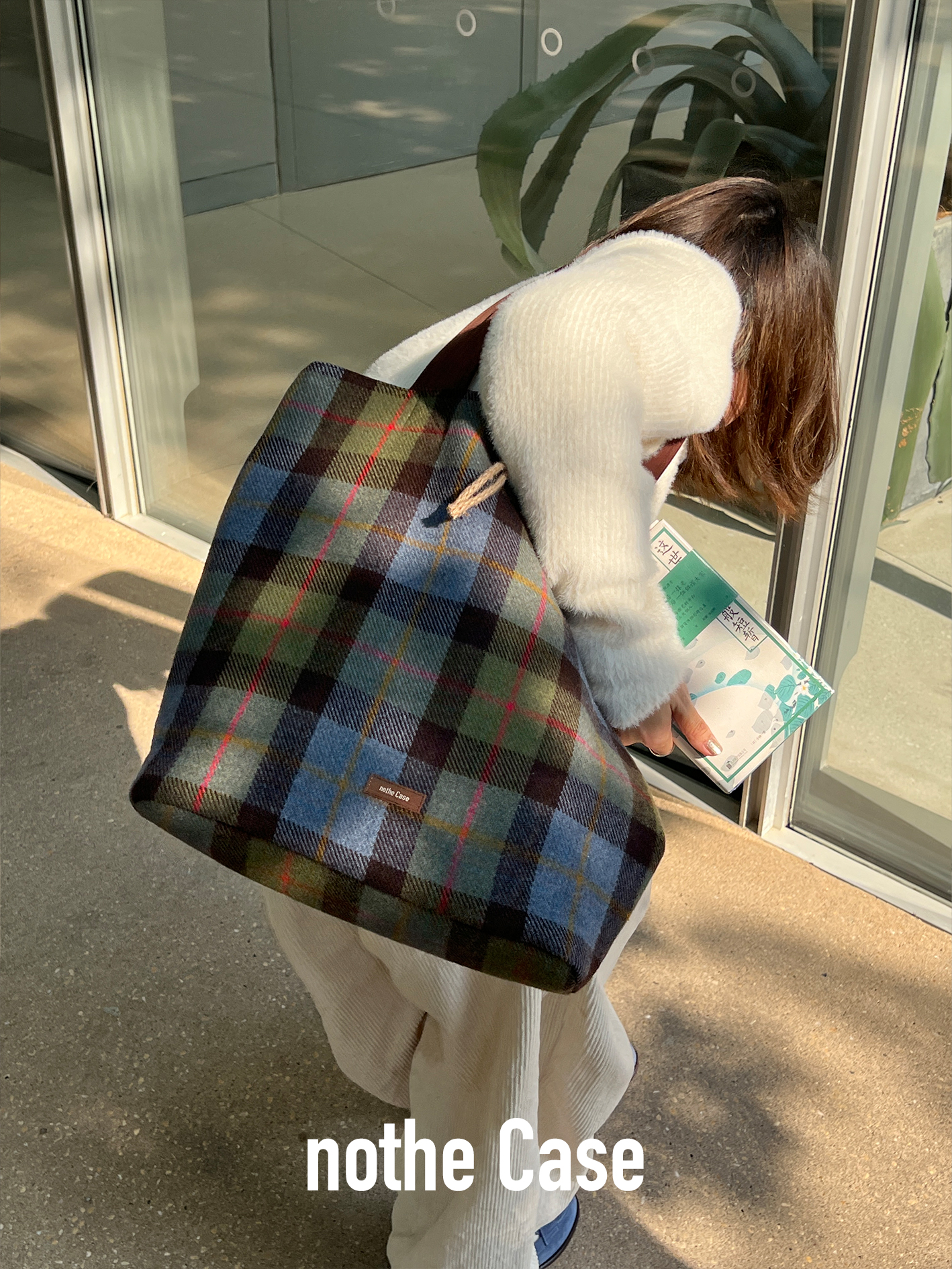 Vintage Wool Plaid Large Capacity Tote Bag - Niche Commuter Shoulder Bag for Effortless Style and Everyday Use