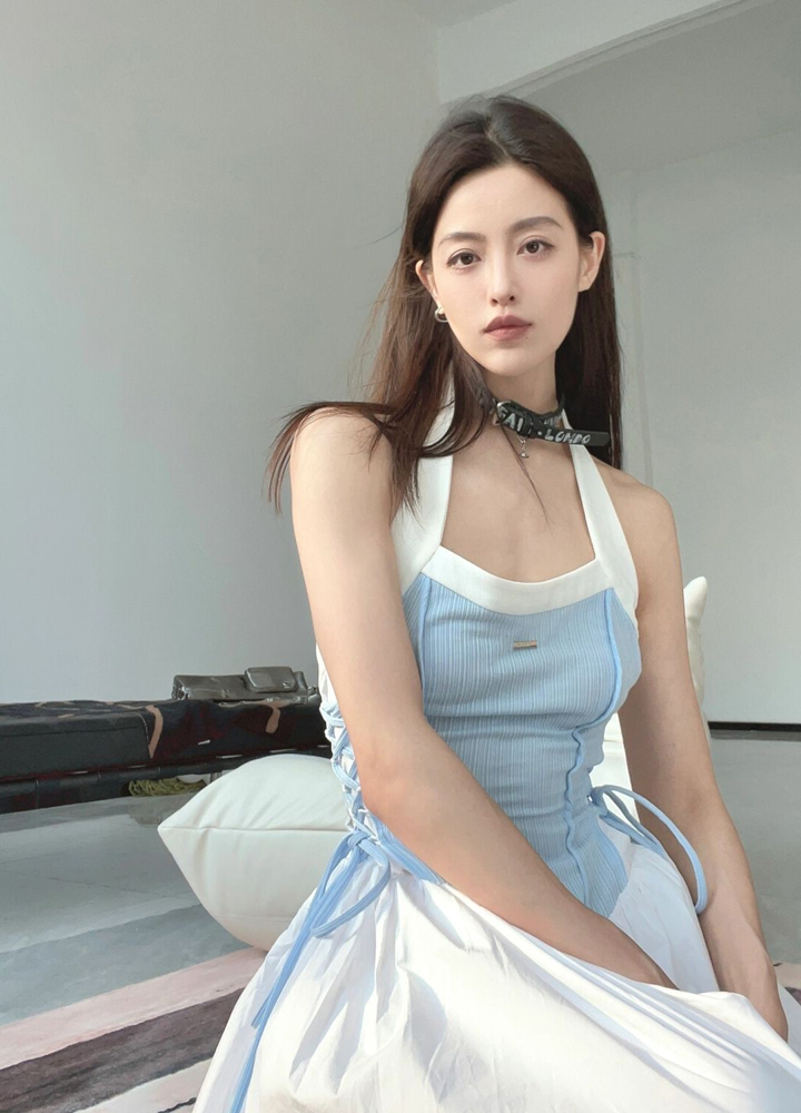 Women’s College Style Waist-Cinching Halter Neck Dress - Summer High-Waisted Slimming Faux Two-Piece Elegant Long Dress