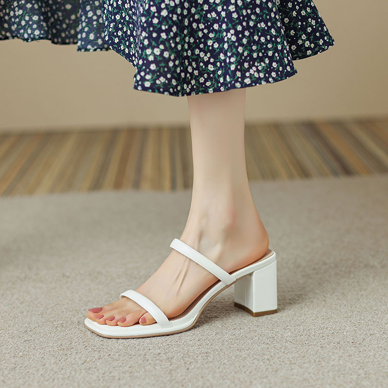 Women's Summer Chunky Heel French Minimalist Half-Drag Sandals - Low-Heeled Outdoor Footwear for Petite Style 2024