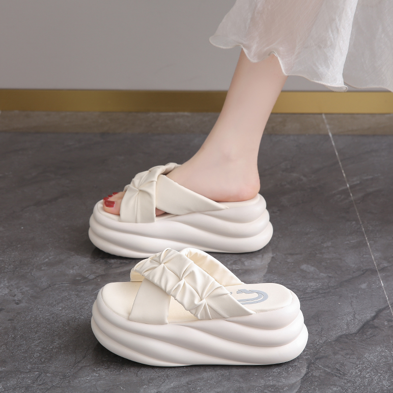 Women's Summer Platform Sandals - Trendy Thick-Soled Height-Increasing Casual Slippers for Outdoor Style 2025