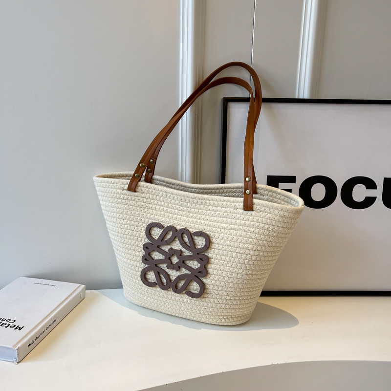 Women's Summer Woven Underarm Bag - Versatile Leisure Shoulder Bag for Shopping and Outings - 2025 Fashion Trend