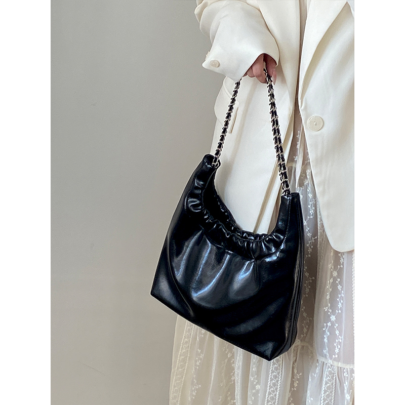 Women's Versatile Chain Underarm Bag - Niche Design for Spring/Summer, Commuter Shoulder Handbag