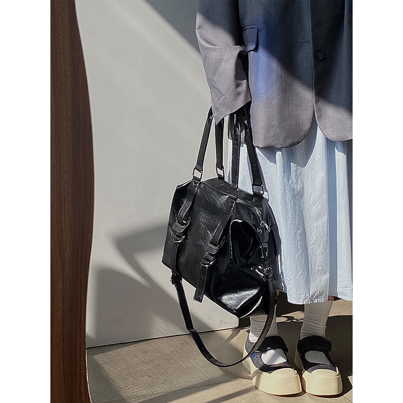 Women's Versatile Shoulder Crossbody Tote Bag - Stylish American Design, Large Capacity for Everyday Use