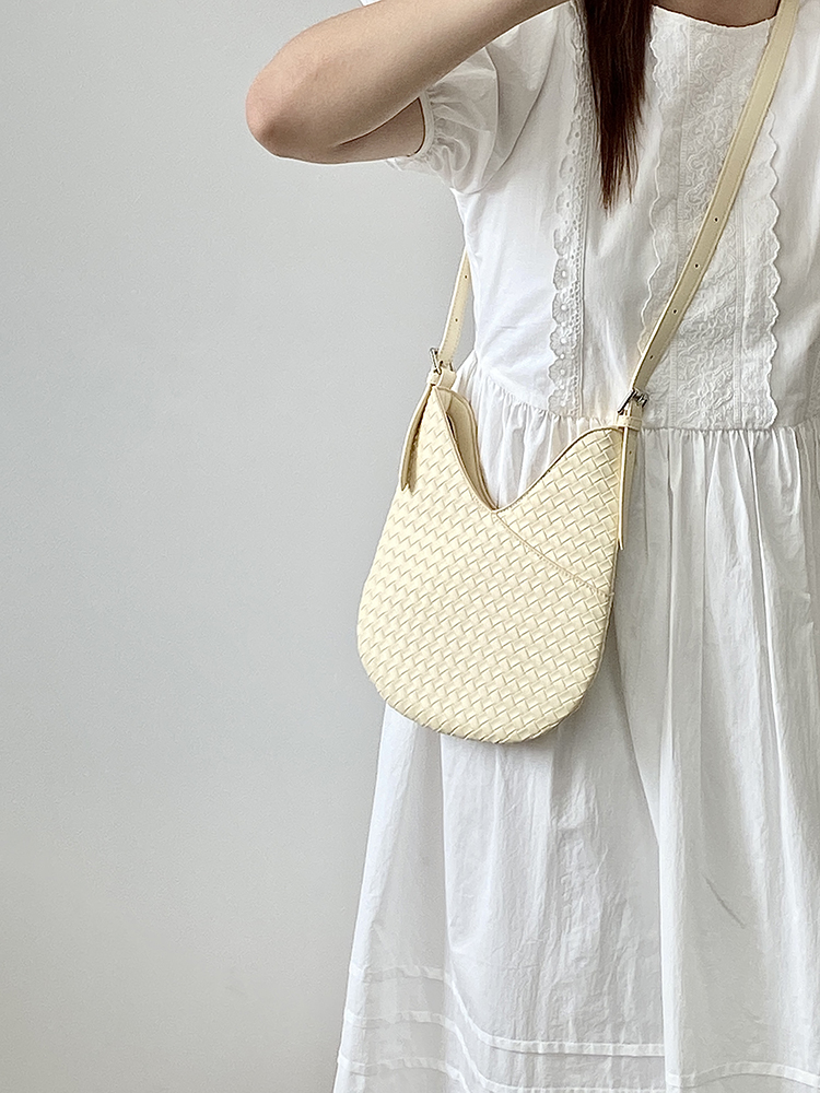 Women's Woven Handheld Underarm Bag - High-End Spring/Summer Crossbody Bag with Niche Design