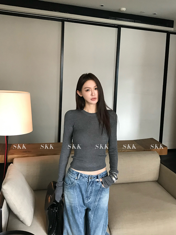 Wool Knit Slim-Fit Long Sleeve Round Neck U-Neck Base Layer Top for Women - Perfect for Early Spring Style and Layering