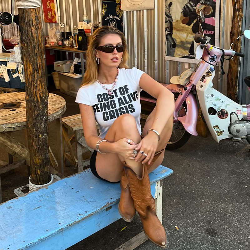 Y2K American Retro White Letter Short-Sleeve T-Shirt for Women - Summer Shoulder-Baring Sweet and Spicy Top