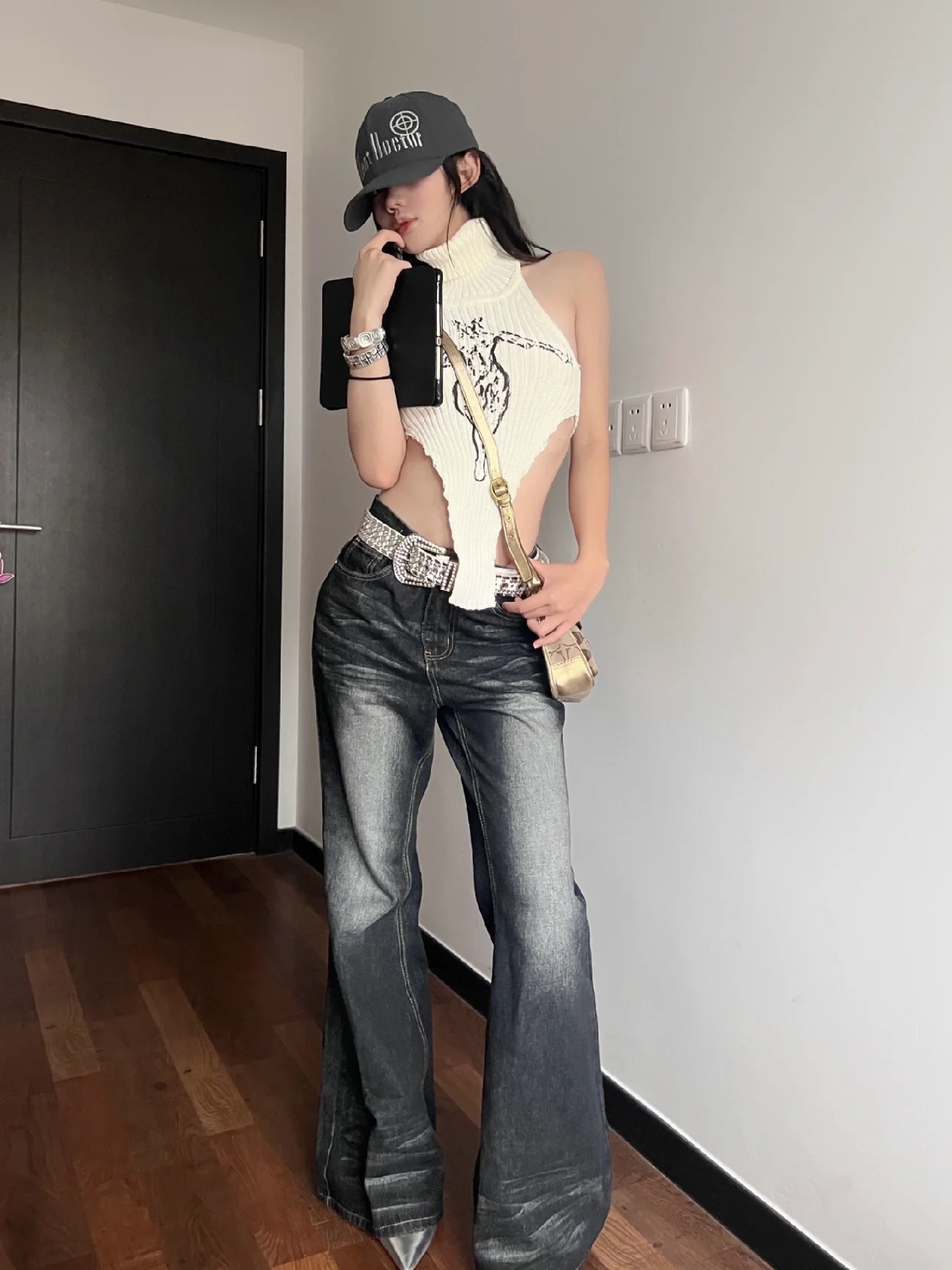 Y2K Knitted Halter Backless High-Neck Sleeveless Cropped Top for Trendy Women, Perfect for Instagram-Ready Looks
